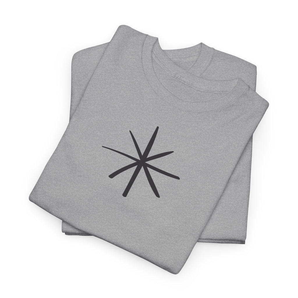 Minimalistisches T-Shirt mit Sternenmuster – Kleines Design in der Mitte der Brust