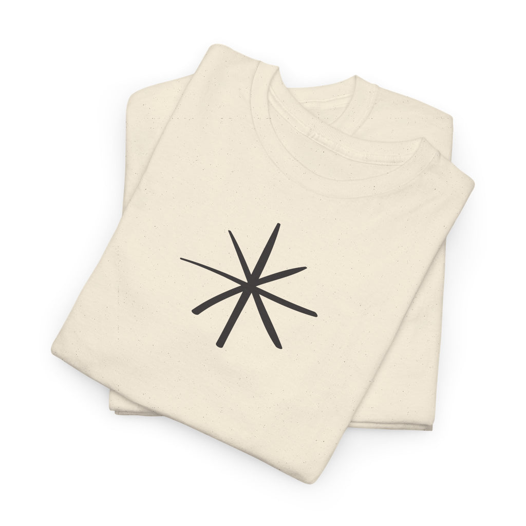 Minimalistisches T-Shirt mit Sternenmuster – Kleines Design in der Mitte der Brust