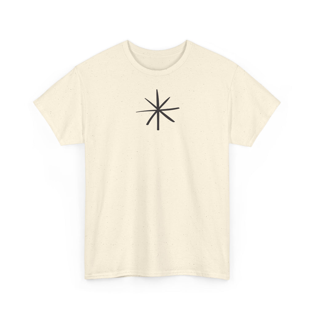 Minimalistisches T-Shirt mit Sternenmuster – Kleines Design in der Mitte der Brust