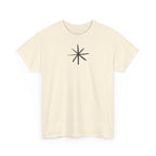 Minimalistisches T-Shirt mit Sternenmuster – Kleines Design in der Mitte der Brust