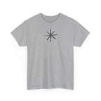 Minimalistisches T-Shirt mit Sternenmuster – Kleines Design in der Mitte der Brust